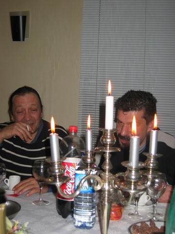 on se demande si ce n'est pas le chandelier que l'on prend en photo...