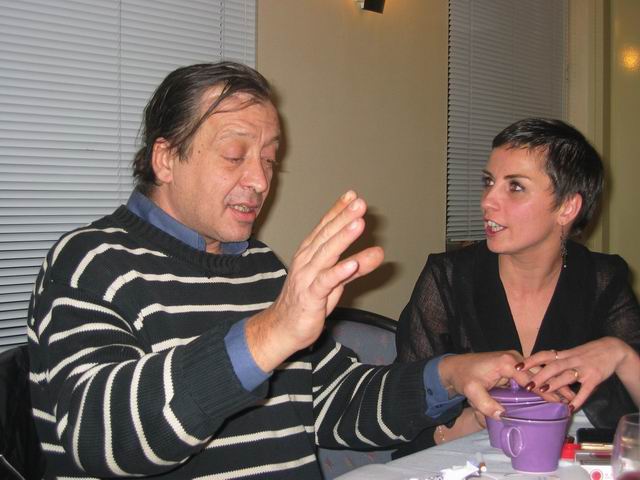 Dolors tente de le raisonner... en vain !