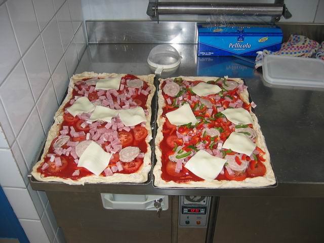 Une bonne pizza maison pour se caler l'estomac...