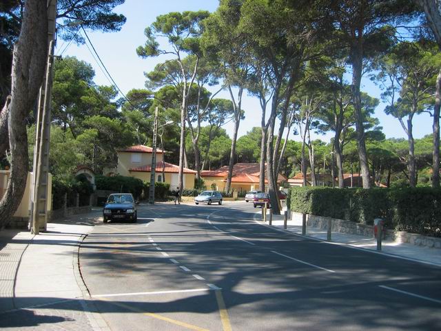 arrive  la plage des Pesquiers... la plage des Hyrois !