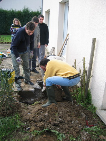 enlever des morceaux de terrasse... casse au marteau piqueur !